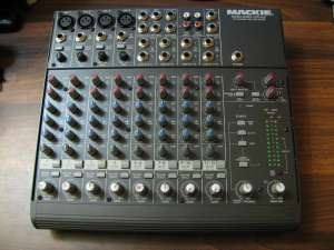   Mackie 1202VLZ (USA) - 