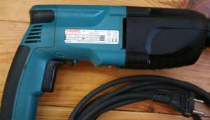   Makita HR2440