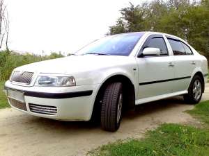   Skoda Octavia white