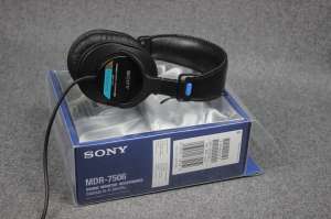   Sony MDR-7506