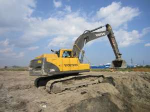   VOLVO EC210BLC 2002.