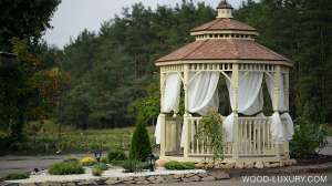   "Wood Luxury"  .