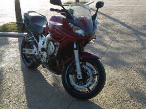   Yamaha Fazer 600