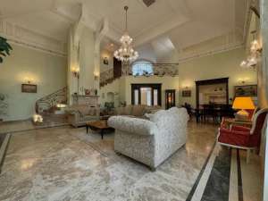  10-  , , 825000 $