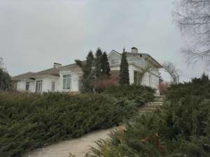  10-  , , 825000 $