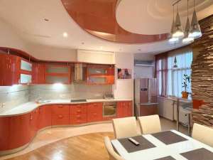  3-  , `, 210000 $ - 