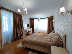  3-  , `, 220000 $