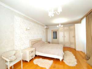  3-  , `, 220000 $