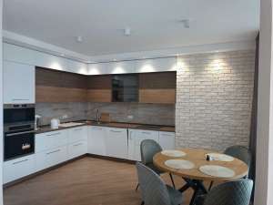  3-  г, 226000 $ - 