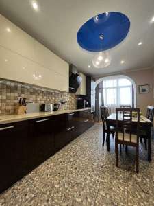  4-  , , 207000 $