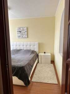  4-  г, 104000 $ - 
