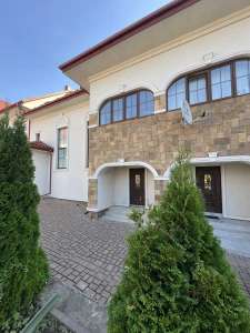  4-  г, 130000 $ - 