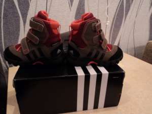 - adidas-!