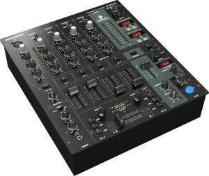  Behringer DJX 750 PRO MIXER.