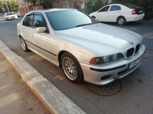  BMW E39 530i