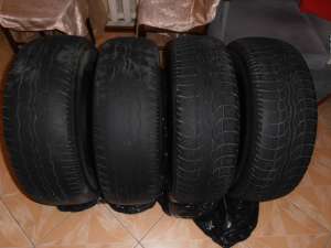  Bridgestone Dueler H/T 687,  225/70 R16 (102 S). /