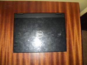  Dell Vostro 1310. /.