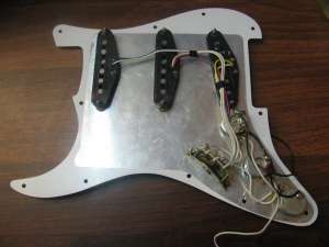  Fender American Standard Stratocaster Pickguard SSS