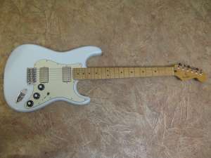  Fender Blacktop Stratocaster HH Sonic Blue