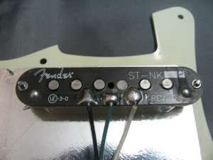  Fender SCN Samarium Cobalt Noiseless Stratocaster Pickguard