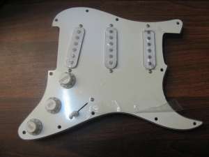  Fender Squire Pickguard SSS