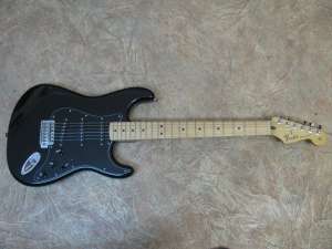  Fender Standard Stratocaster (Mexico 2010)