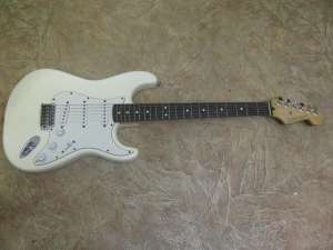 Fender Standard Stratocaster MIM 2004