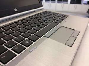  HP EliteBook 2560p i5-2540M CPU 2.60GHz 4Ram 128 SSD.  - 