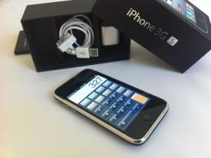  iPhone 3GS 8Gb, 4 8Gb  -    .  -1950 .