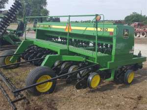  John Deere 750 4,6 .   .