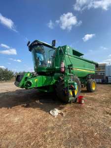  John Deere 9660 STS 2006 .. 85 000 $ .