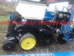  Kinze 3000 8  