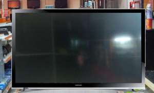  LED  Samsung UE32F4500AKXUA, Smart TV,WiFi ()