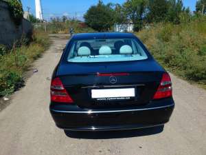  Mercedes-Benz E-Class E-240 2005 .. 