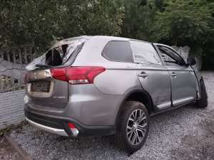  mitsubishi outlander   2017 2016 2018