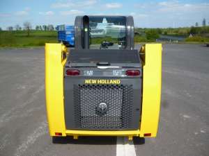  New Holland L213