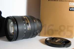  Nikon AF-S DX Nikkor 16-85mm f/3.5-5.6G ED VR