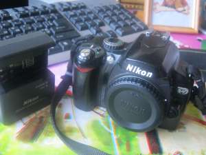 Nikon D40  . - 