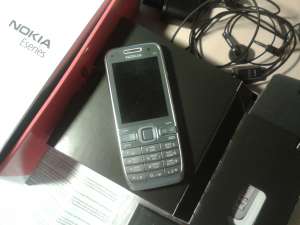  Nokia E52