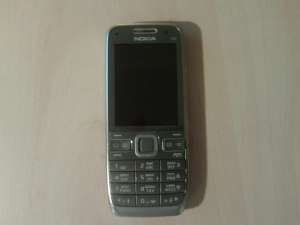  Nokia E52