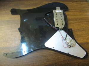  Tom Delonge Strat Pickgaurd Seymour Duncan Invader SH 8