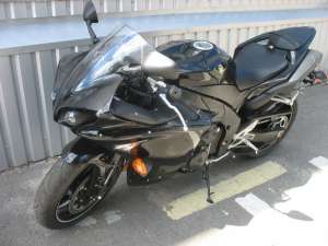  Yamaha YZF-R1 - 