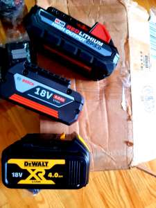 A Bosch, Milwaukee, DeWalt Li . - 