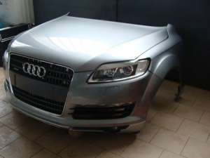 Audi Q7     - 