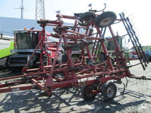 Case IH 4800 - 17 900 USD