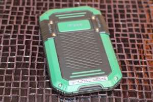 IPake Q8    GSM   / 1,5  ,    Bluetooth V2