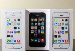 iPhone 5s 16, 32, 64 GB : Gold, Silver, Space Gray.  7600