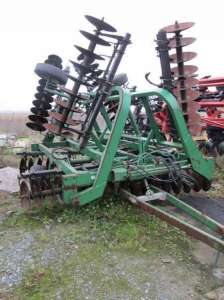 John Deere 230 -  15 000 USD