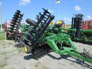 John Deere 630 -19 900 USD