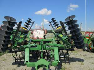 John Deere 630 -19 900 USD